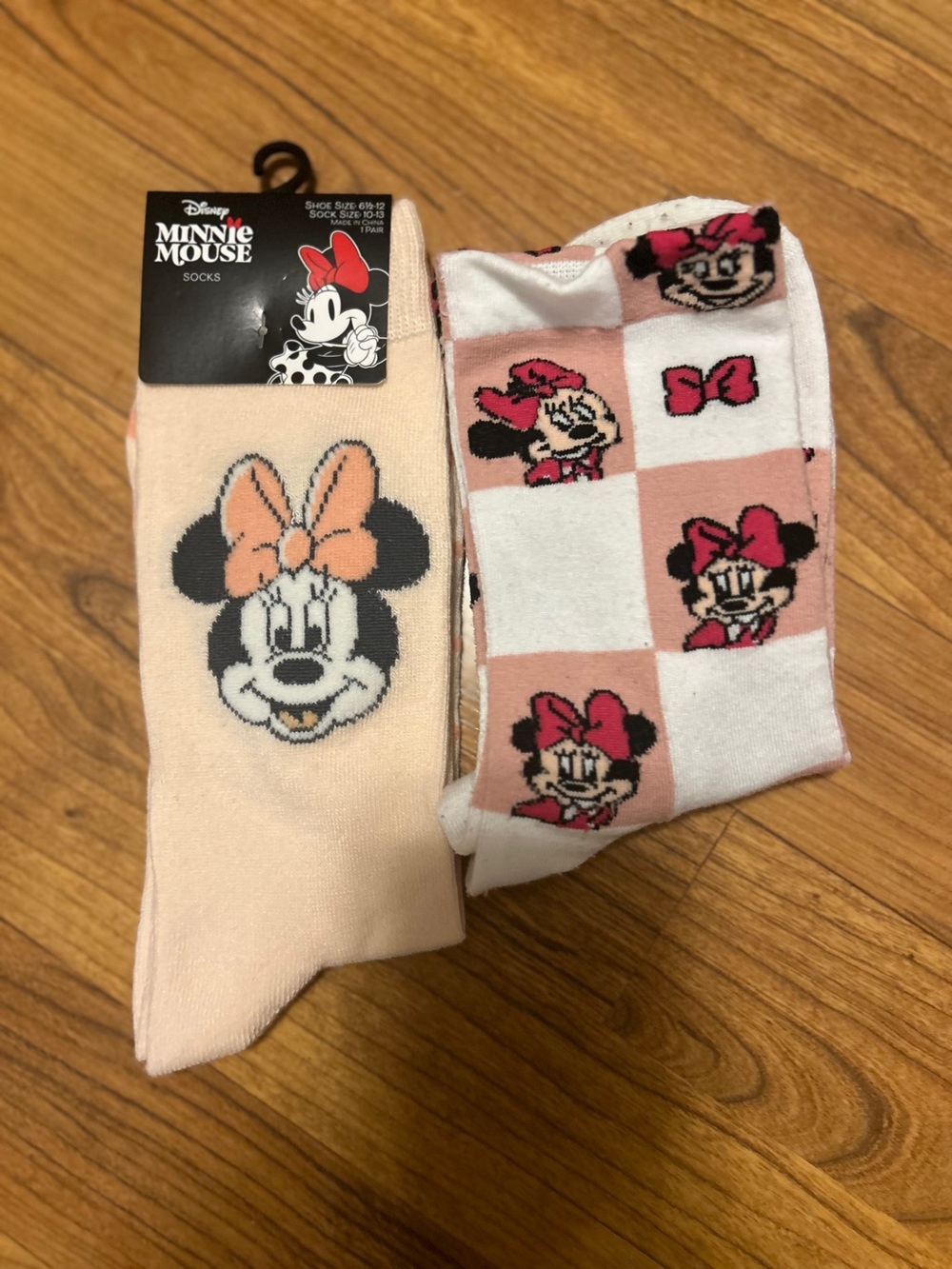 Disney Minnie Mouse Kids Socks - Peach and White with Pink Accents